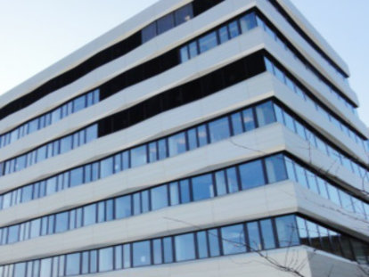 Altmann & Böhning: Ausstattung des kompletten Gebäudes, Starkstrom und Nachrichtentechnik